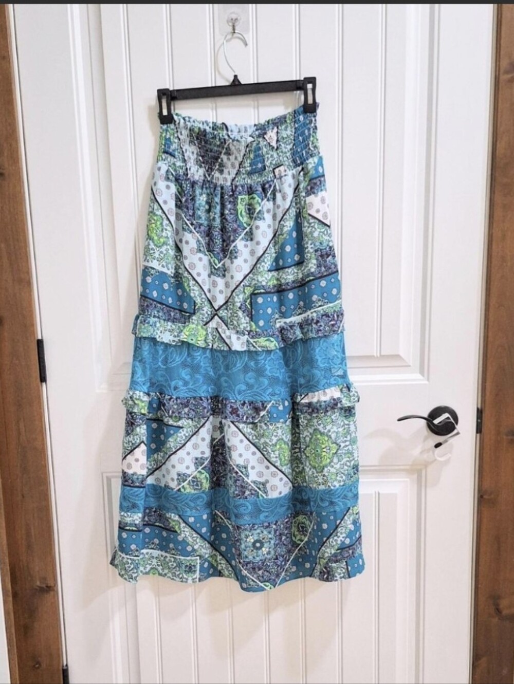 NWOT Sofia By Sofia Vergara Blue & Green with Lace And Ruffle maxi skirt S